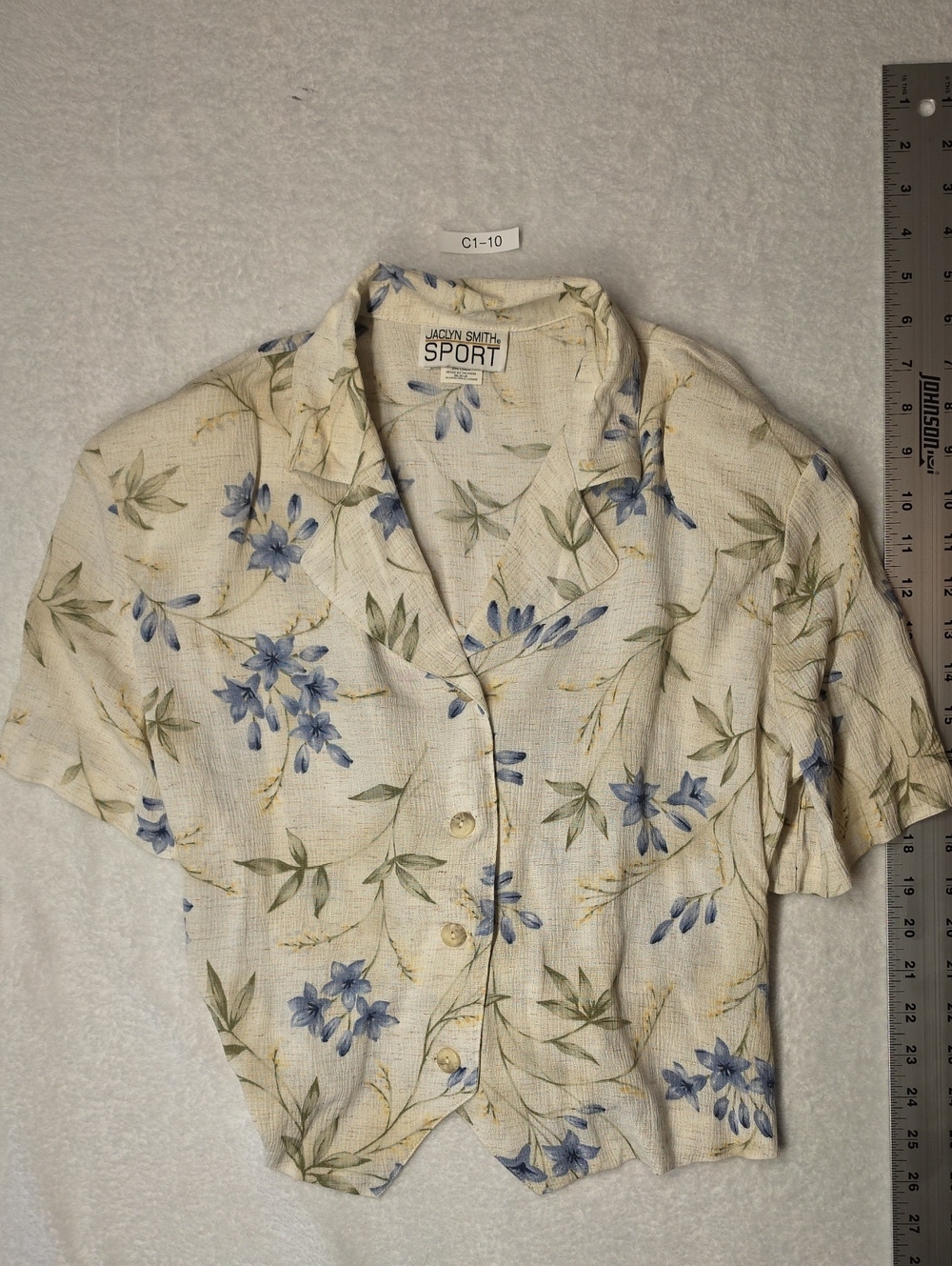 Jaclyn Smith Cream Short-Sleeve Floral Button-Down Shirt with Blue Flowers